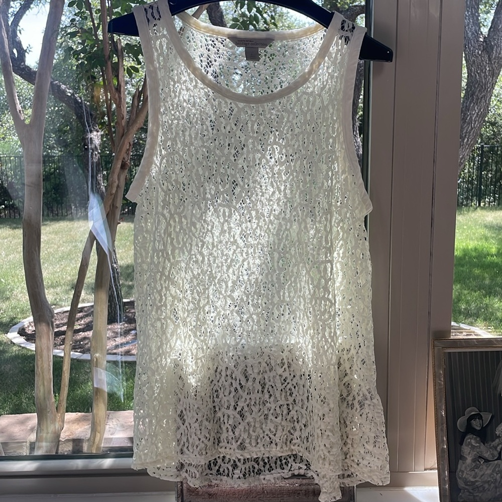 Banana Republic Heritage cream lace sleeveless, crochet top size L